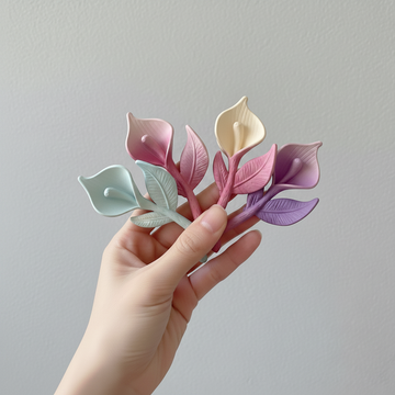Lily-Shaped Clip